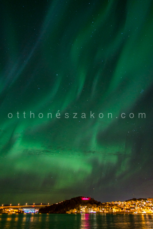 Az eszaki feny Kristiansund kikotoje felett